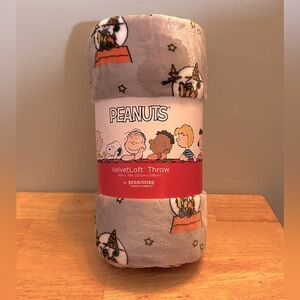 Peanuts Snoopy VelvetLoft Plush Throw Made By Berkshire